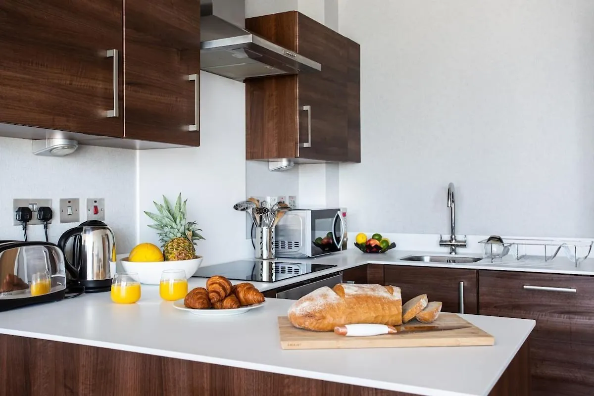 Exclusive High-Floor Apartment With Breathtaking Titanic & Waterfront Views Sleeps 6 Belfast