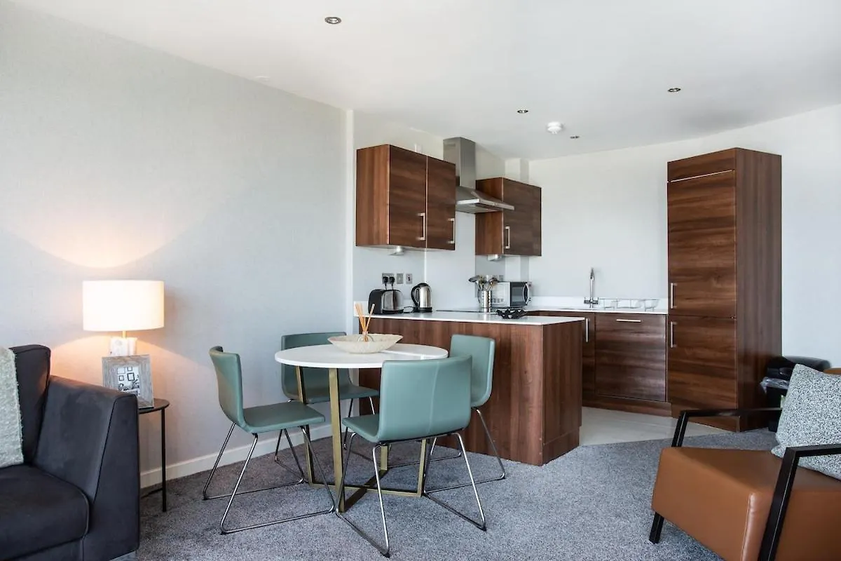 Exclusive High-Floor Apartment With Breathtaking Titanic & Waterfront Views Sleeps 6 Belfast