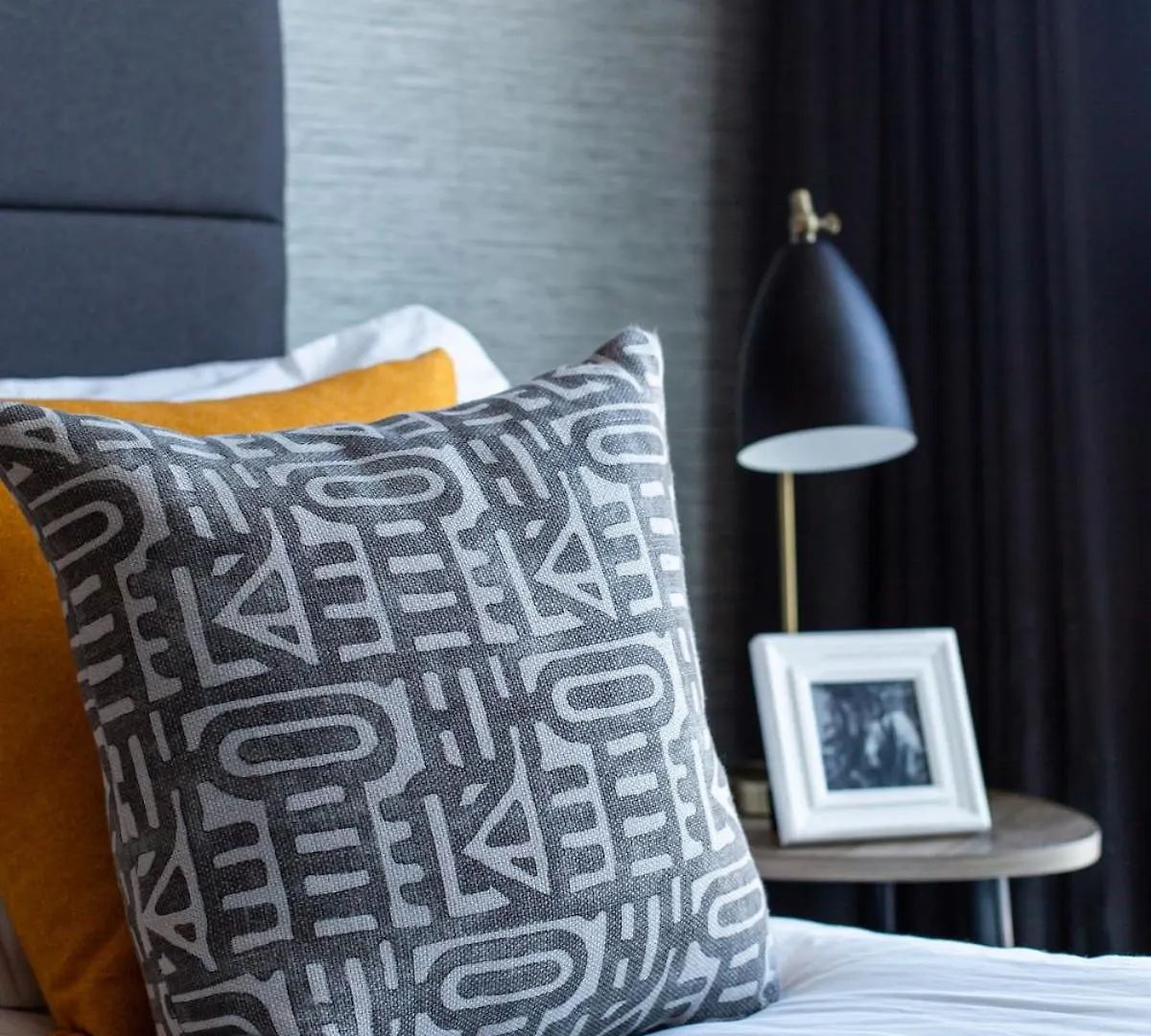 Exclusive High-Floor Apartment With Breathtaking Titanic & Waterfront Views Sleeps 6 Belfast